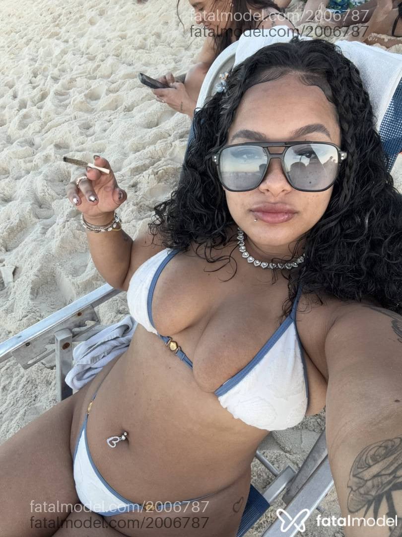 Acompanhante mulher morena (o) de olhos castanhos - Maisa