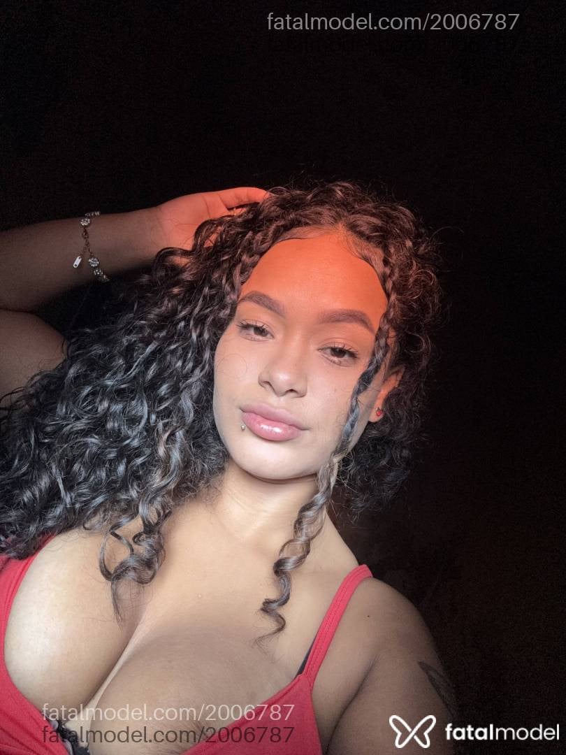 Acompanhante mulher morena (o) de olhos castanhos - Maisa