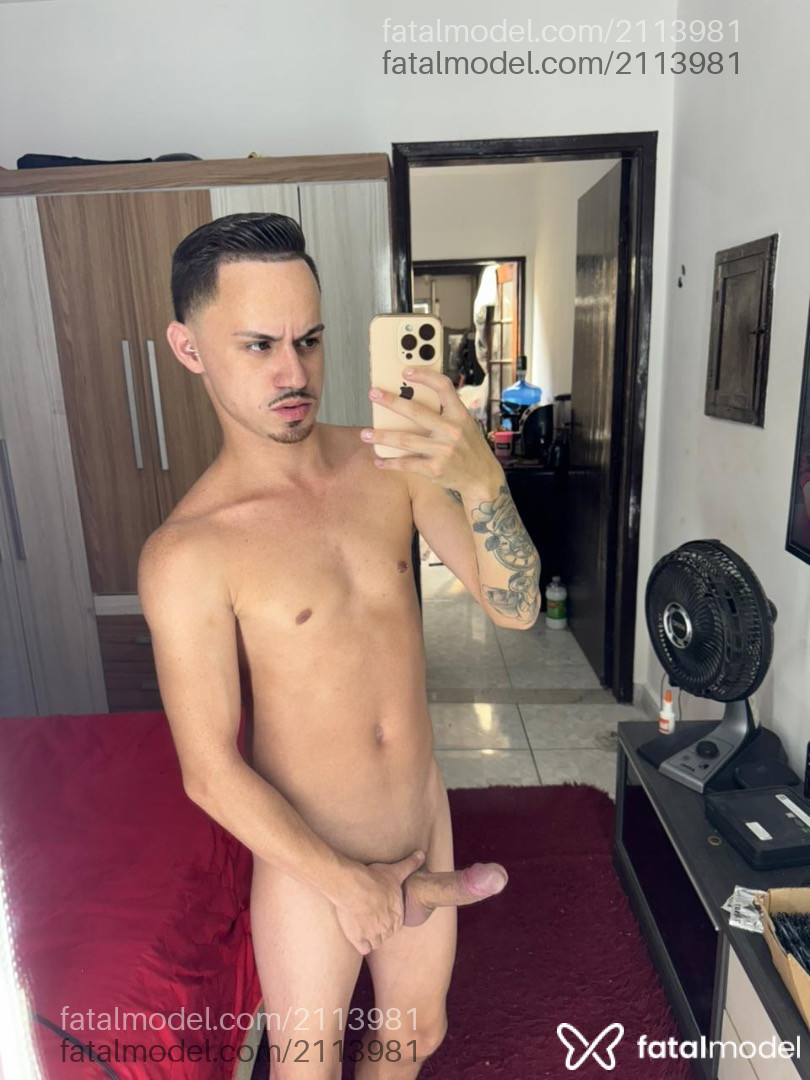 Acompanhante homem com cabelo castanho de olhos castanhos em São Paulo Acompanhante homem com cabelo castanho de olhos castanhos em São Paulo - Thierry Satiro