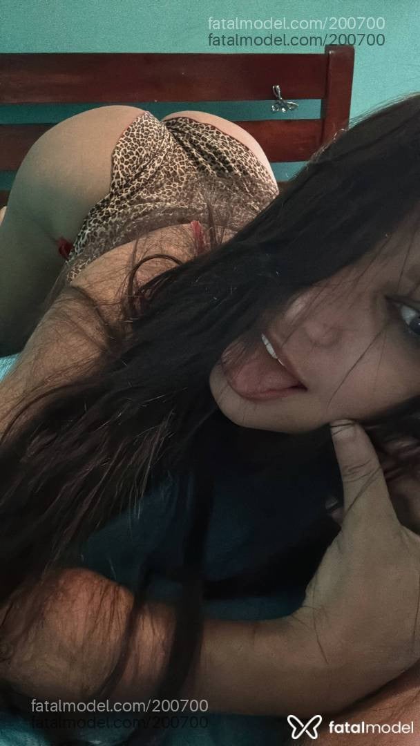 Acompanhante homem trans com cabelo castanho de olhos pretos em Araxá Acompanhante homem trans com cabelo castanho de olhos pretos em Araxá - Luana Ceribelly