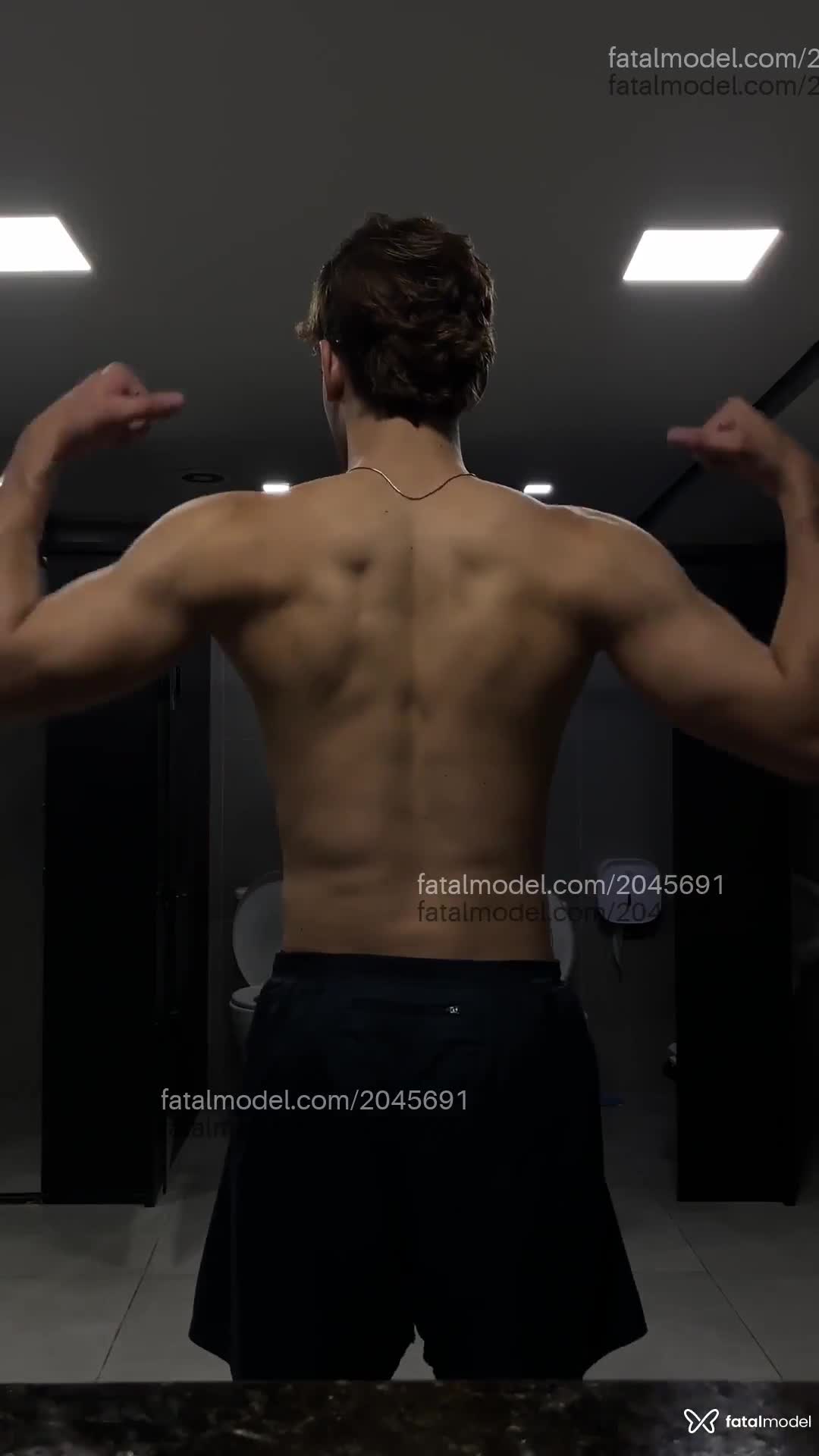 Acompanhante homem com cabelo castanho de olhos castanhos em Virtual Acompanhante homem com cabelo castanho de olhos castanhos em Virtual - Matheus