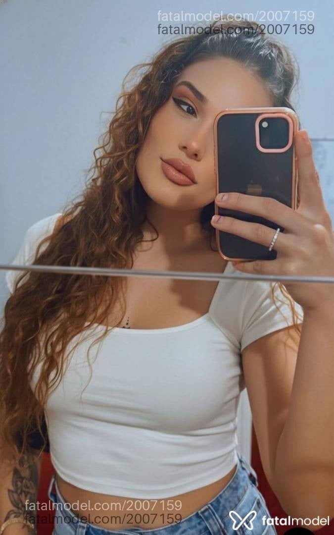 Acompanhante mulher com cabelo castanho de olhos castanhos - Amanda
