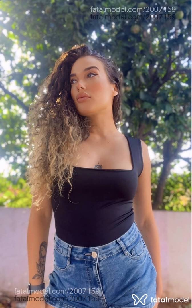 Acompanhante mulher com cabelo castanho de olhos castanhos - Amanda