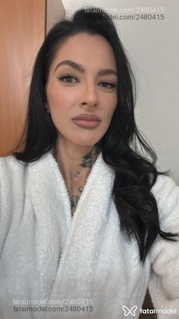 Acompanhante mulher morena (o) de olhos verdes em Capão da Canoa - Monique Tombolini