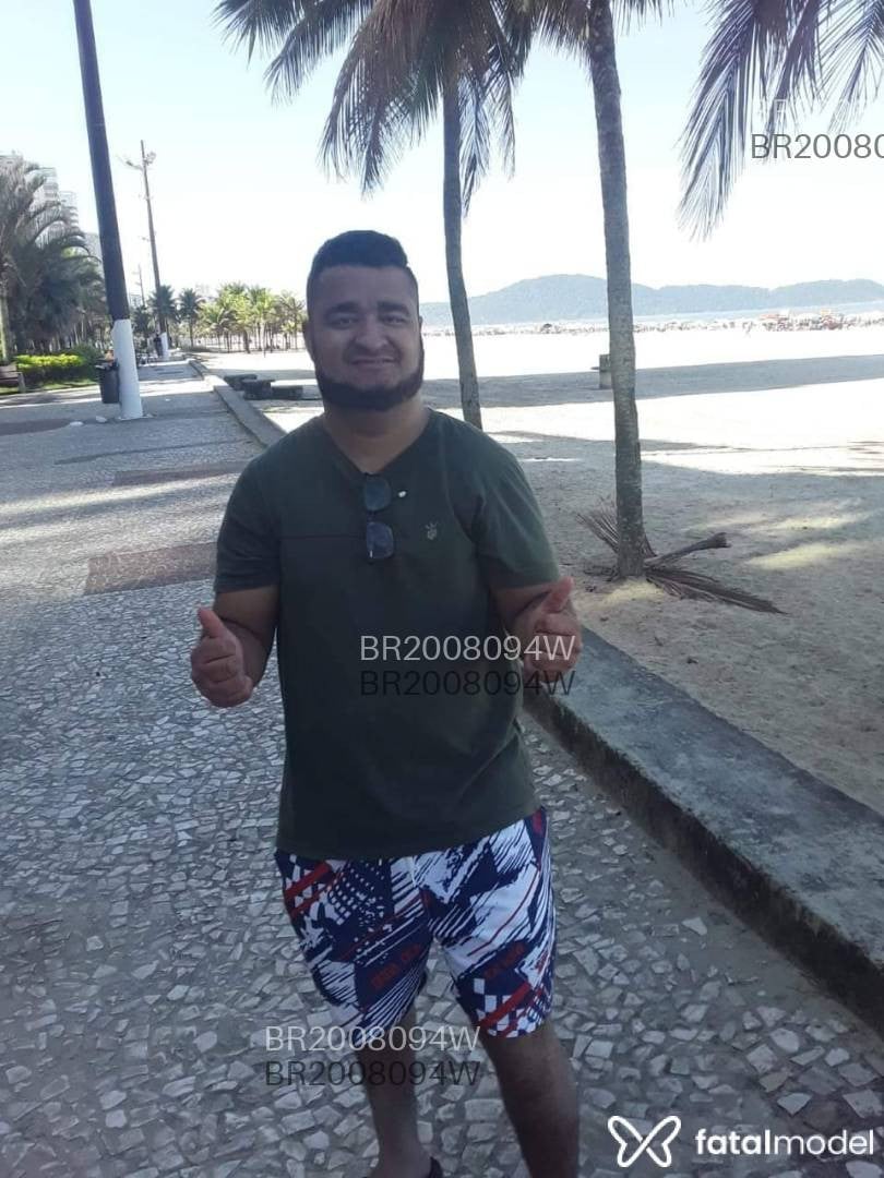 Acompanhante homem com cabelo castanho de olhos mel em Aparecida de Goiânia - Lucas