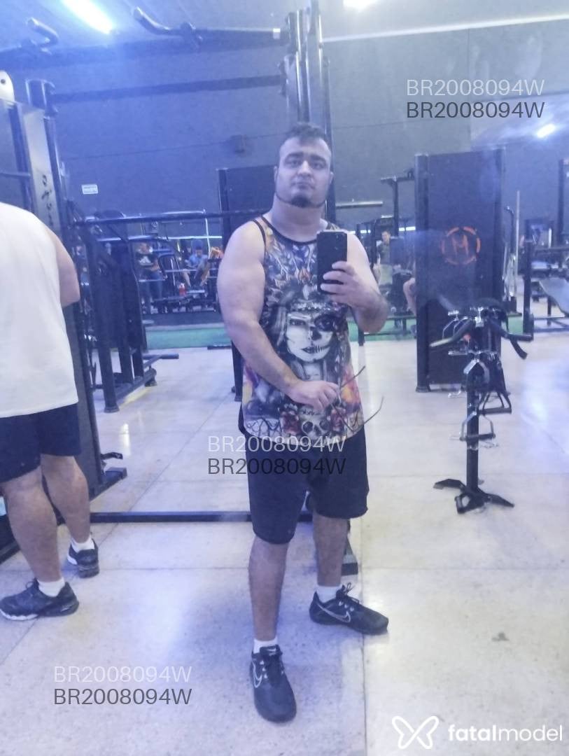 Acompanhante homem com cabelo castanho de olhos mel em Aparecida de Goiânia - Lucas