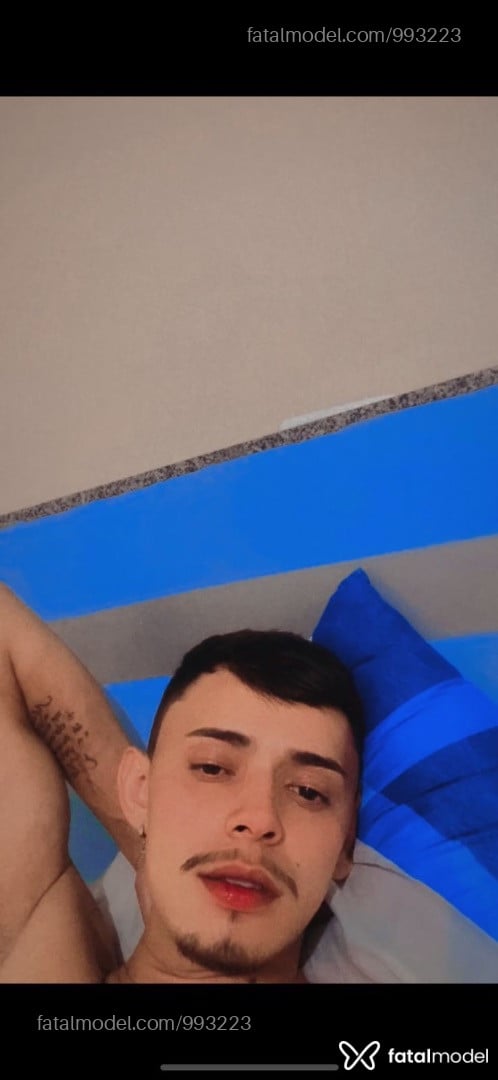 Acompanhante homem com cabelo castanho de olhos castanhos - Luccas