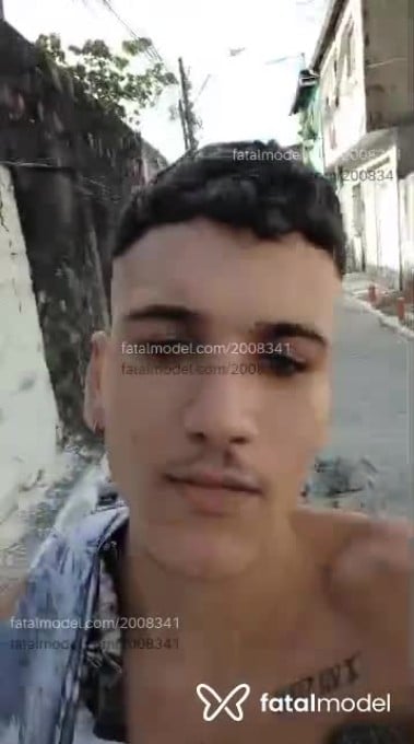 Acompanhante homem com cabelo castanho de olhos verdes - Nense Acompanhante homem com cabelo castanho de olhos verdes - Nense