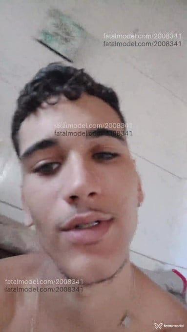 Acompanhante homem com cabelo castanho de olhos verdes - Nense Acompanhante homem com cabelo castanho de olhos verdes - Nense