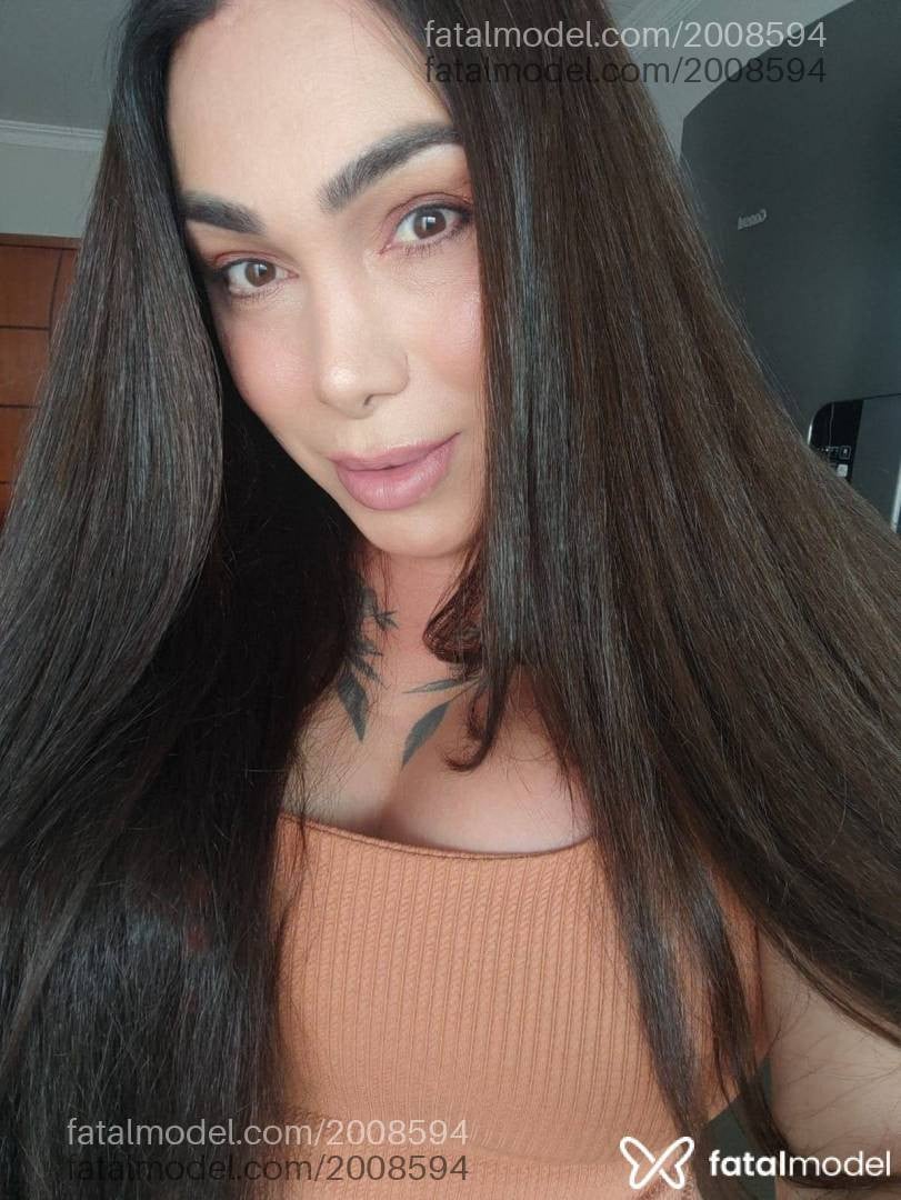 Acompanhante mulher trans ruiva (o) de olhos castanhos - Renata Minhonzinha