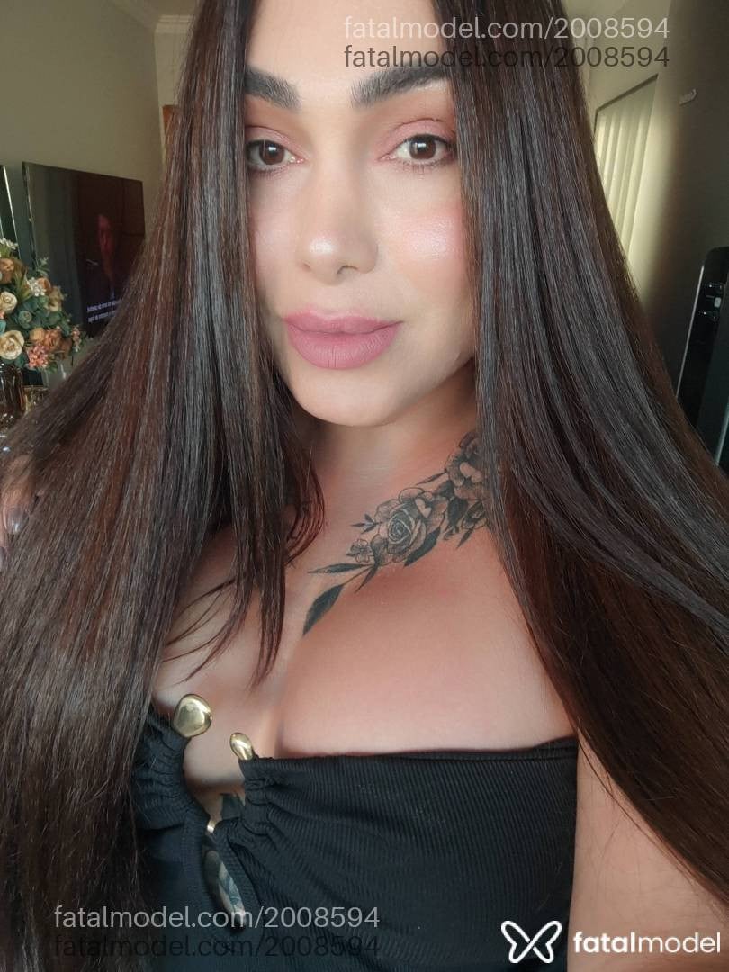 Acompanhante mulher trans ruiva (o) de olhos castanhos - Renata Minhonzinha