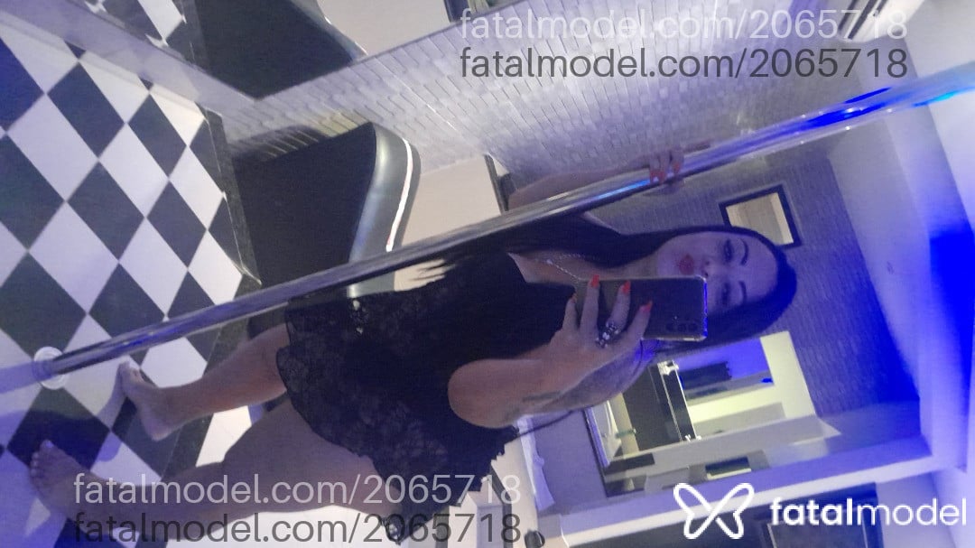 Acompanhante mulher morena (o) de olhos castanhos em Araxá - Isadora