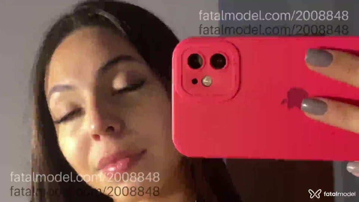 Acompanhante mulher morena (o) de olhos castanhos - Natty Acompanhante mulher morena (o) de olhos castanhos - Natty