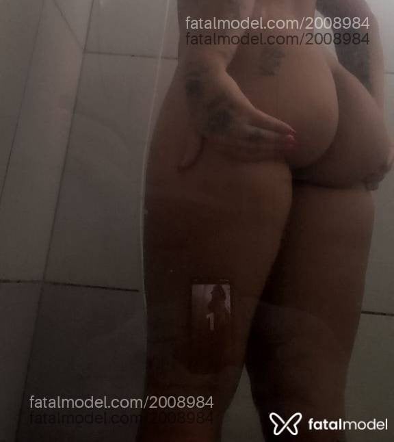 Acompanhante mulher morena (o) de olhos castanhos - Aline Becker