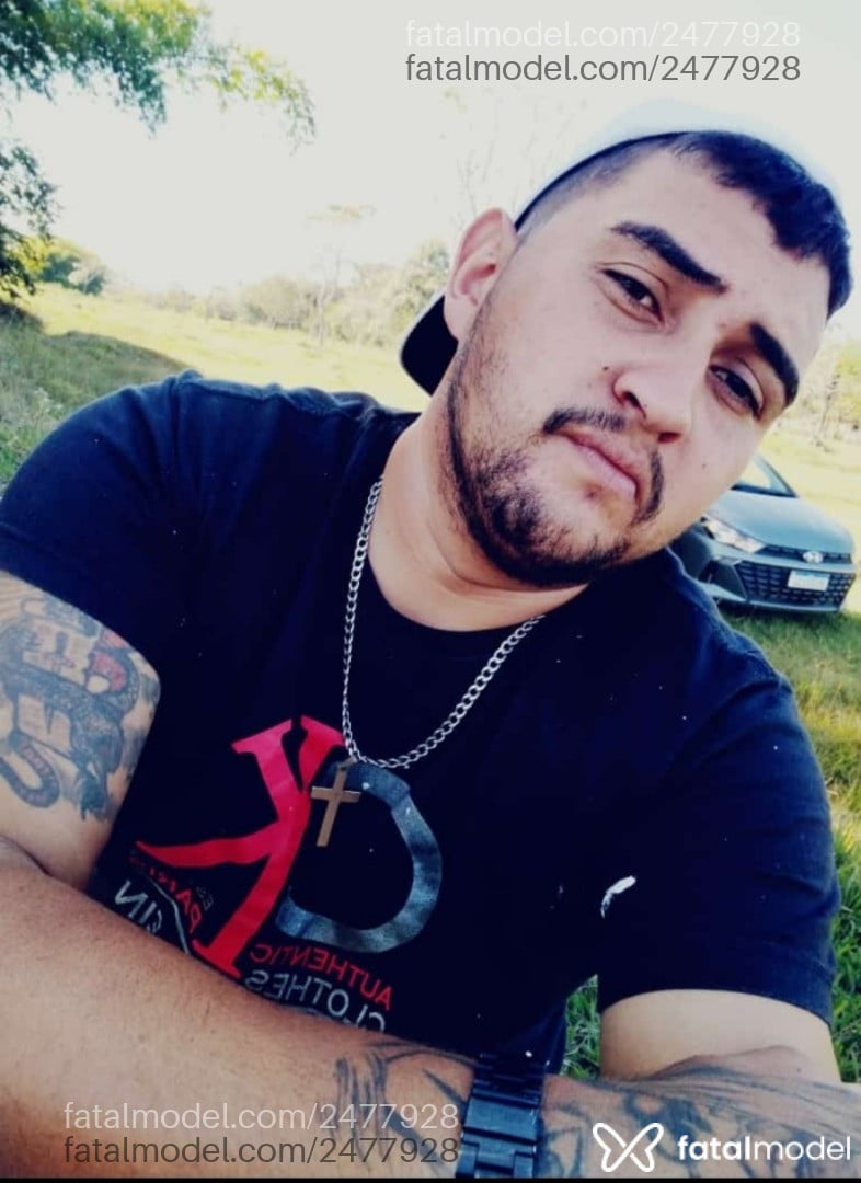 Acompanhante homem com cabelo castanho de olhos castanhos em Jequié - Felipe