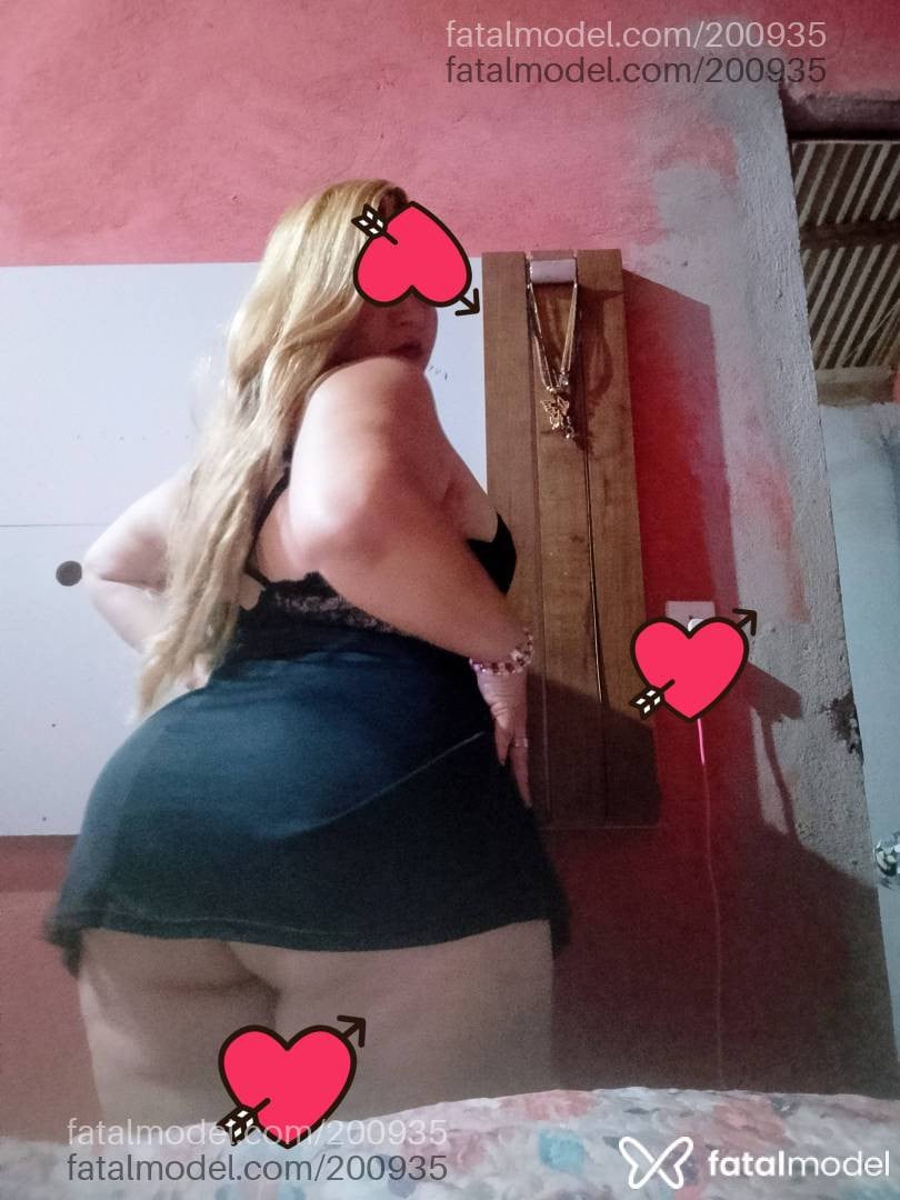 Acompanhante mulher loira (o) de olhos castanhos - Lorena