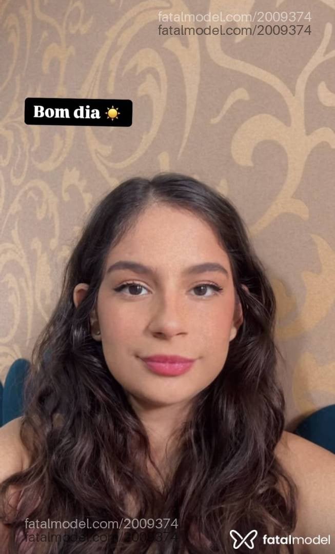 Acompanhante mulher com cabelo castanho de olhos castanhos em Campinas Acompanhante mulher com cabelo castanho de olhos castanhos em Campinas - Isa Gênova