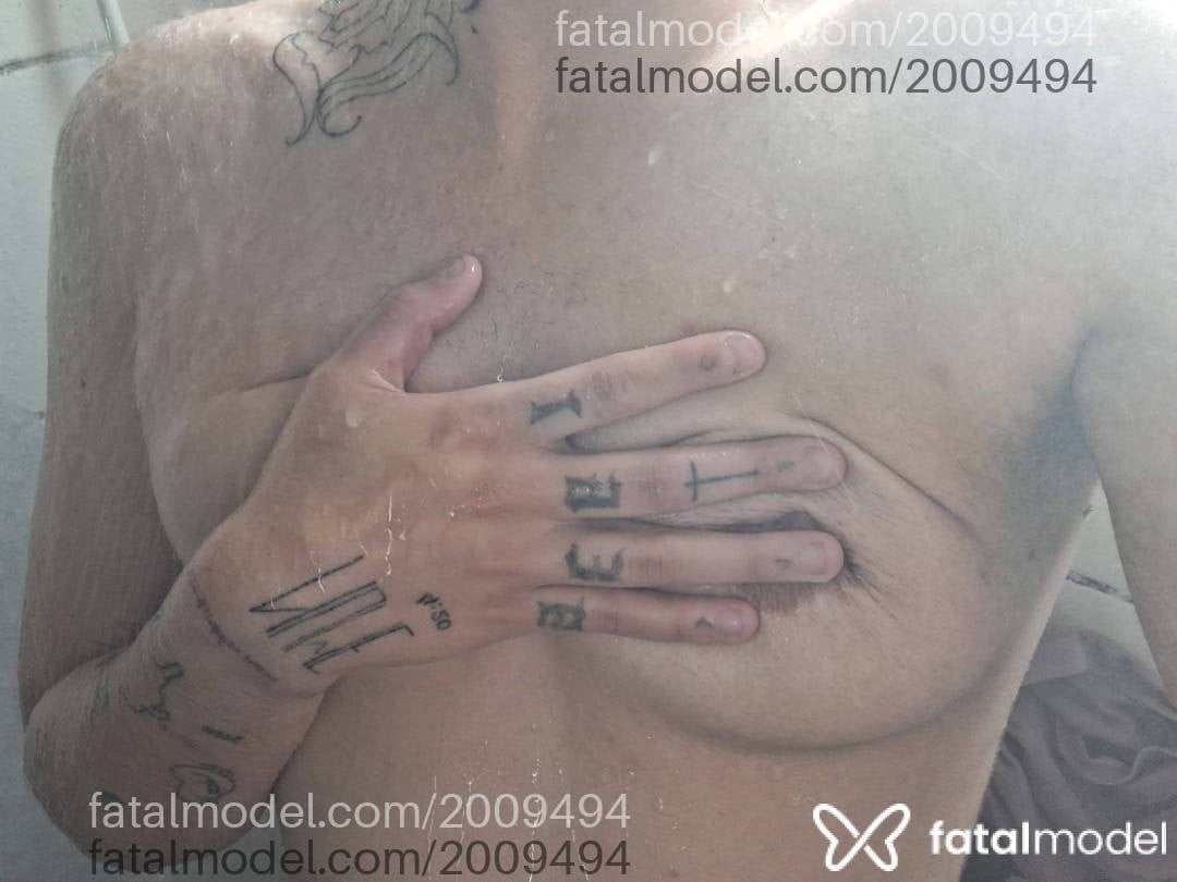 Acompanhante homem trans com cabelo castanho de olhos castanhos em Pelotas - Nate