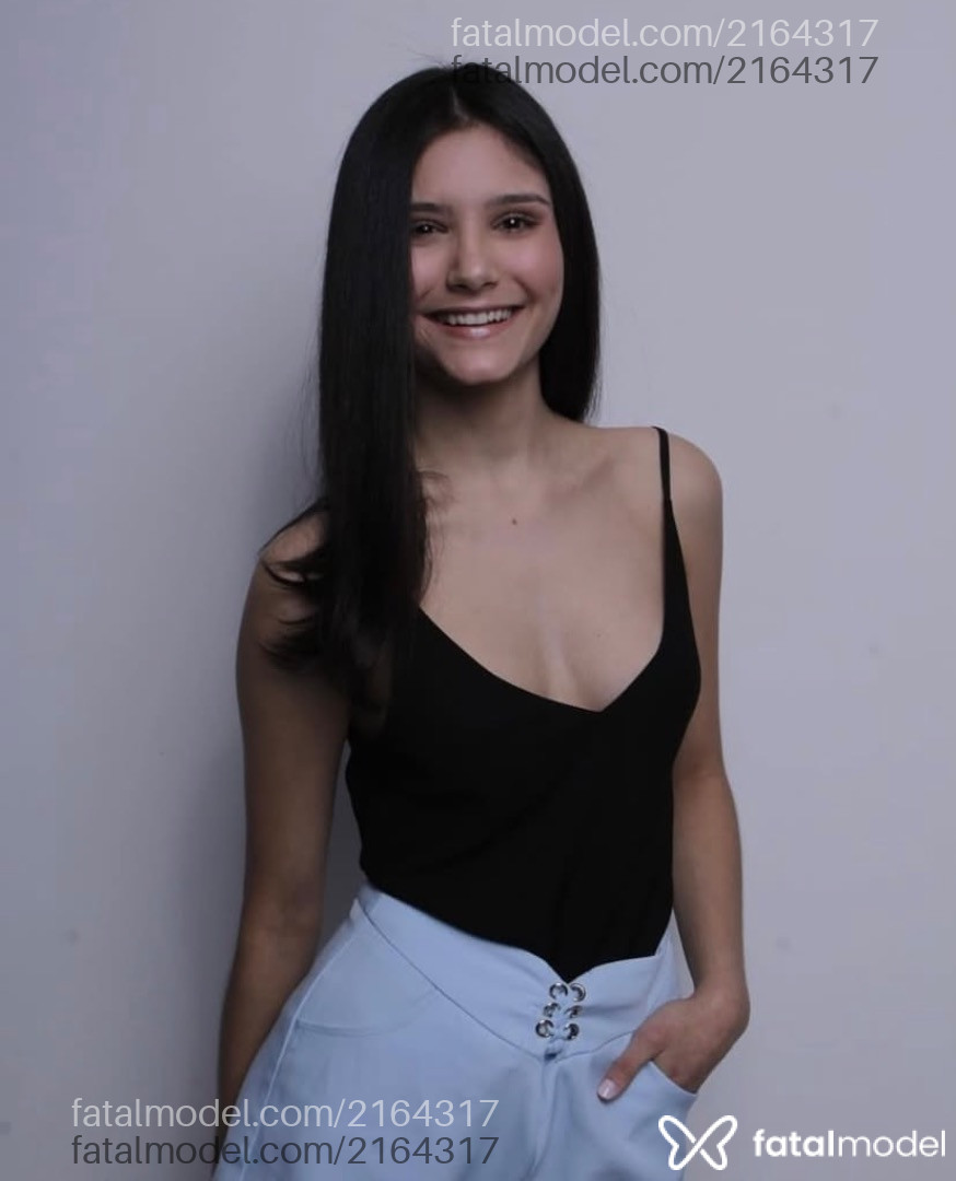 Acompanhante mulher com cabelo castanho de olhos castanhos - Aurora Sentinella