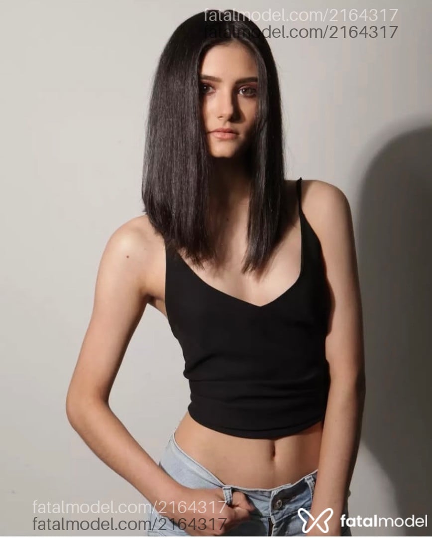 Acompanhante mulher com cabelo castanho de olhos castanhos - Aurora Sentinella