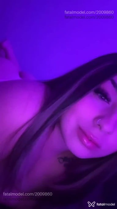 Acompanhante mulher com cabelo castanho de olhos verdes - Tiffany Acompanhante mulher com cabelo castanho de olhos verdes - Tiffany