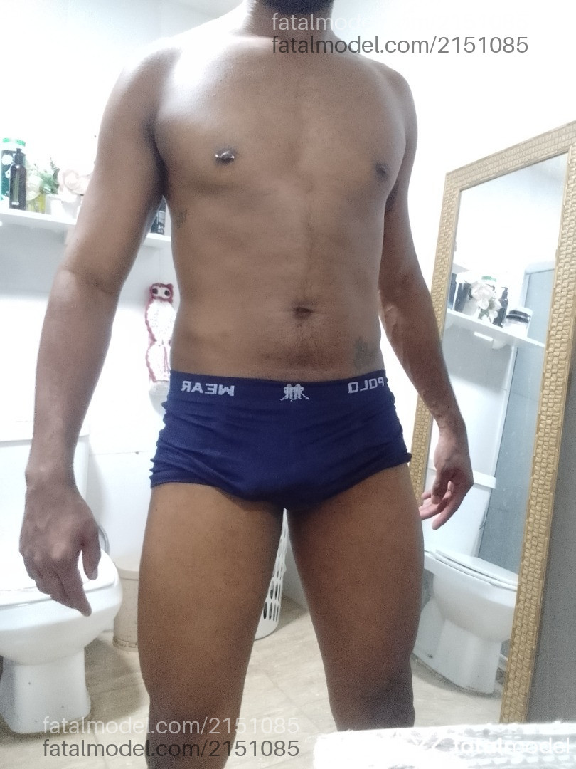 Acompanhante homem morena (o) de olhos castanhos em Rio de Janeiro - Junior