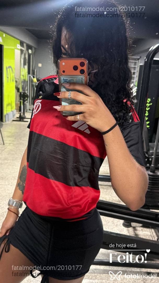Acompanhante mulher trans morena (o) de olhos pretos - Nicolly Rosa