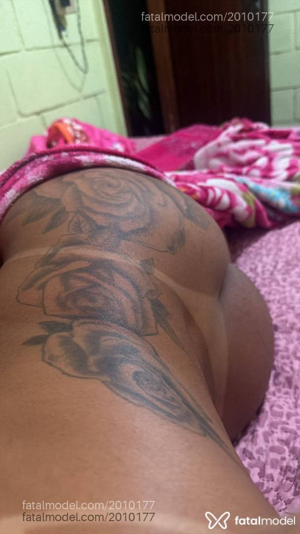 Acompanhante mulher trans morena (o) de olhos pretos - Nicolly Rosa