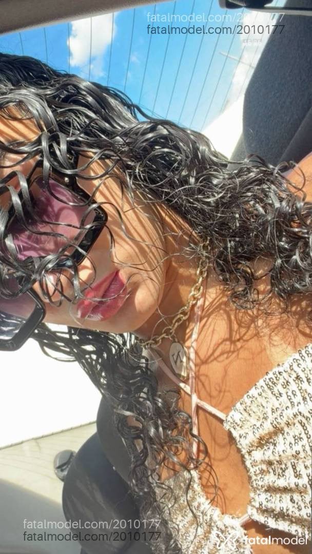Acompanhante mulher trans morena (o) de olhos pretos - Nicolly Rosa