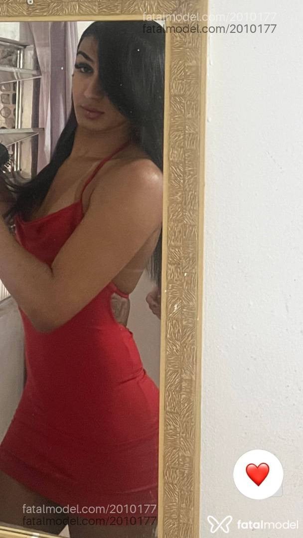 Acompanhante mulher trans morena (o) de olhos pretos - Nicolly Rosa