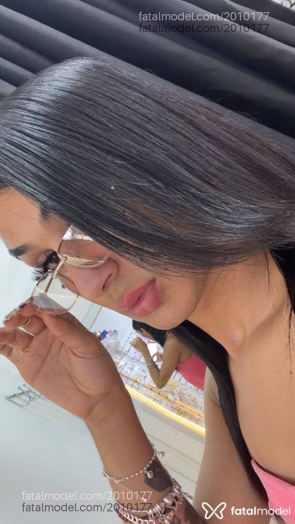 Acompanhante mulher trans morena (o) de olhos pretos - Nicolly Rosa