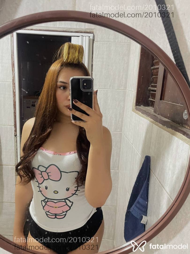 Acompanhante mulher trans morena (o) de olhos castanhos - Stella