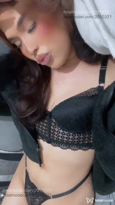 Acompanhante mulher trans morena (o) de olhos castanhos em Caruaru Acompanhante mulher trans morena (o) de olhos castanhos em Caruaru - Stella