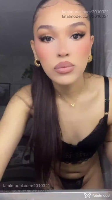 Acompanhante mulher trans morena (o) de olhos castanhos em Caruaru Acompanhante mulher trans morena (o) de olhos castanhos em Caruaru - Stella