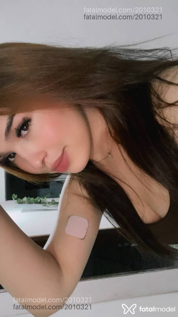 Acompanhante mulher trans morena (o) de olhos castanhos - Stella