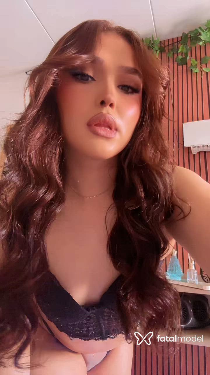 Acompanhante mulher trans morena (o) de olhos castanhos - Stella Acompanhante mulher trans morena (o) de olhos castanhos - Stella
