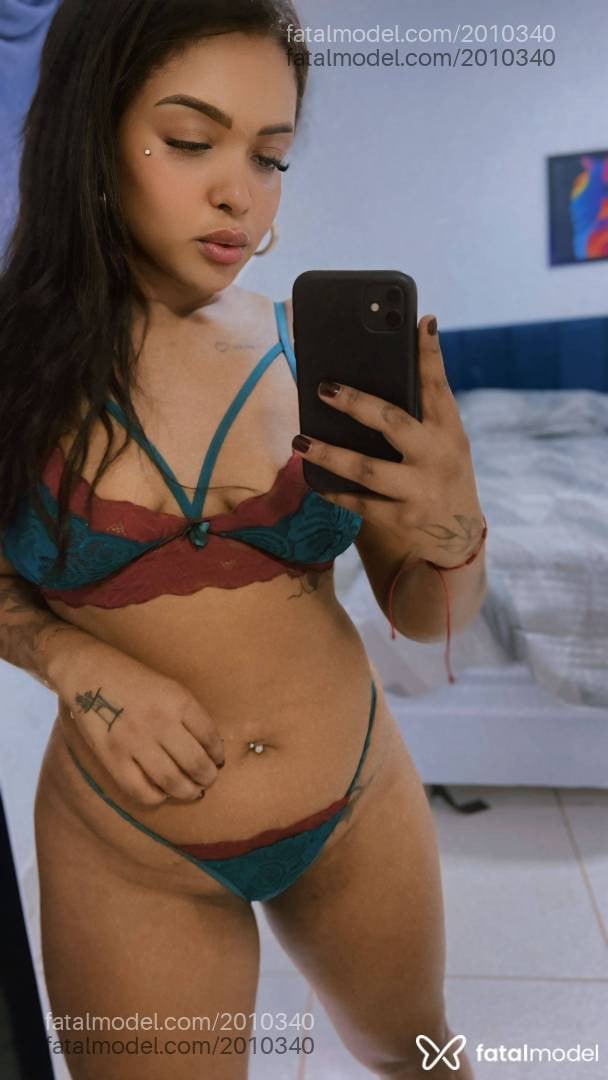 Acompanhante mulher morena (o) de olhos castanhos - Samantha
