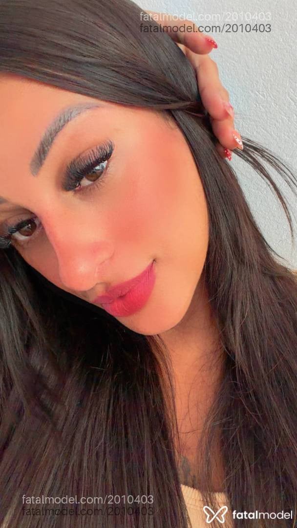 Acompanhante mulher morena (o) de olhos castanhos - Mia Matozzo