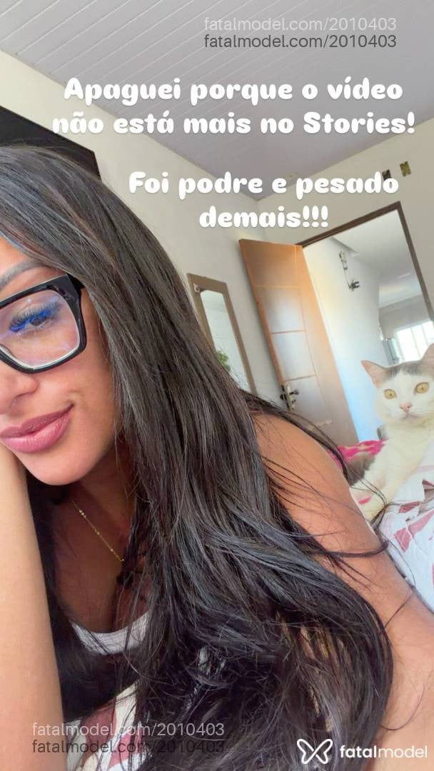 Acompanhante mulher morena (o) de olhos castanhos - Mia Matozzo