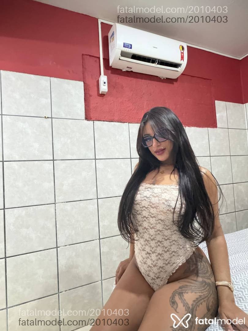 Acompanhante mulher morena (o) de olhos castanhos - Mia Matozzo