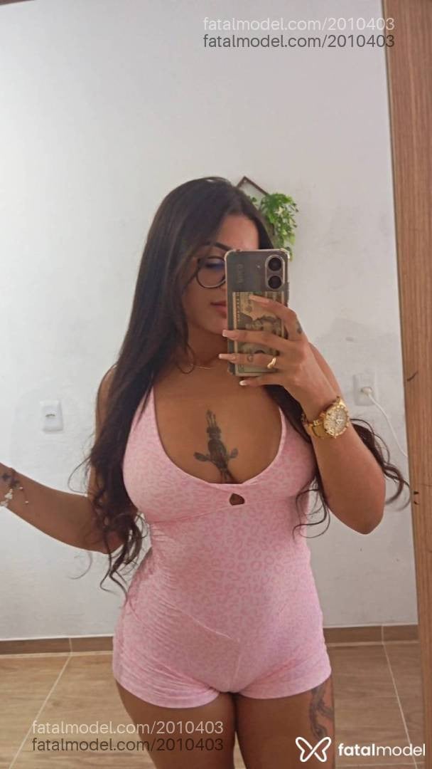 Acompanhante mulher morena (o) de olhos castanhos - Mia Matozzo