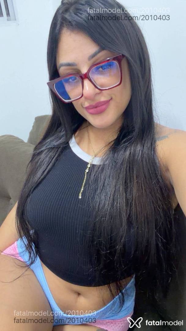 Acompanhante mulher morena (o) de olhos castanhos - Mia Matozzo