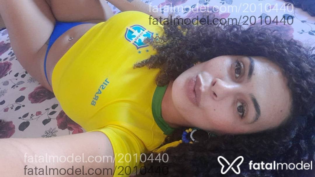 Acompanhante mulher com cabelo castanho de olhos mel em Tangará da Serra - Morena Praiana