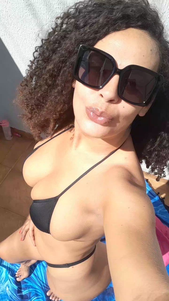 Acompanhante mulher com cabelo castanho de olhos mel em São José do Rio Preto Acompanhante mulher com cabelo castanho de olhos mel em São José do Rio Preto - Morena Praiana