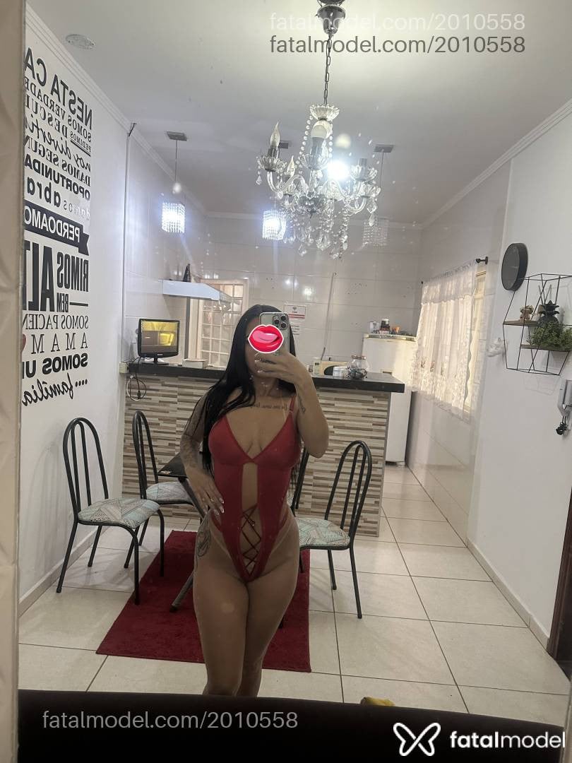 Acompanhante mulher morena (o) de olhos castanhos - Penélope