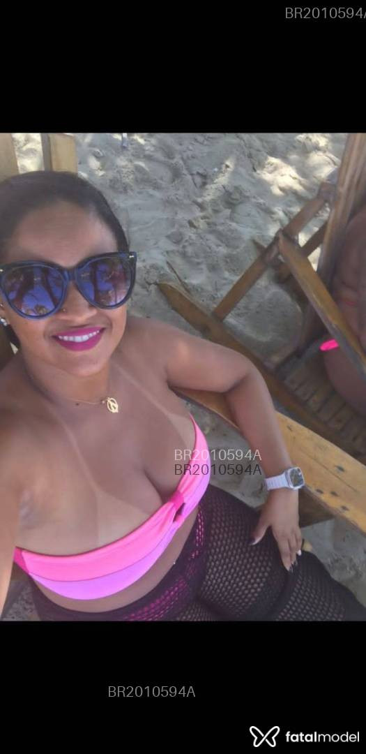 Acompanhante mulher com cabelo castanho de olhos castanhos em Virtual Acompanhante mulher com cabelo castanho de olhos castanhos em Virtual - Petalagirl