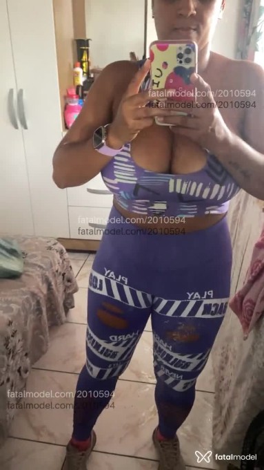 Acompanhante mulher com cabelo castanho de olhos castanhos em Virtual Acompanhante mulher com cabelo castanho de olhos castanhos em Virtual - Petalagirl