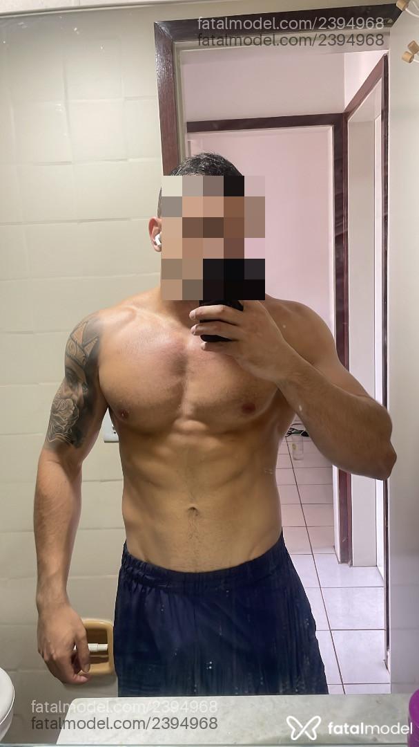 Acompanhante homem com cabelo castanho de olhos castanhos em Brasília - William