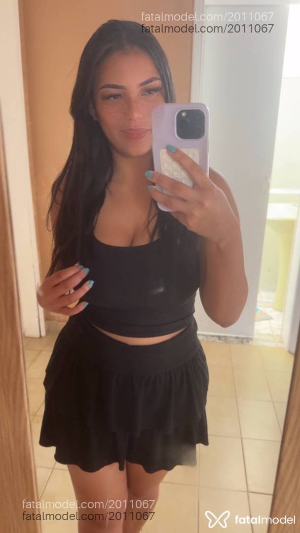 Acompanhante mulher com cabelo castanho de olhos castanhos em Maringá - Mikaela Borges