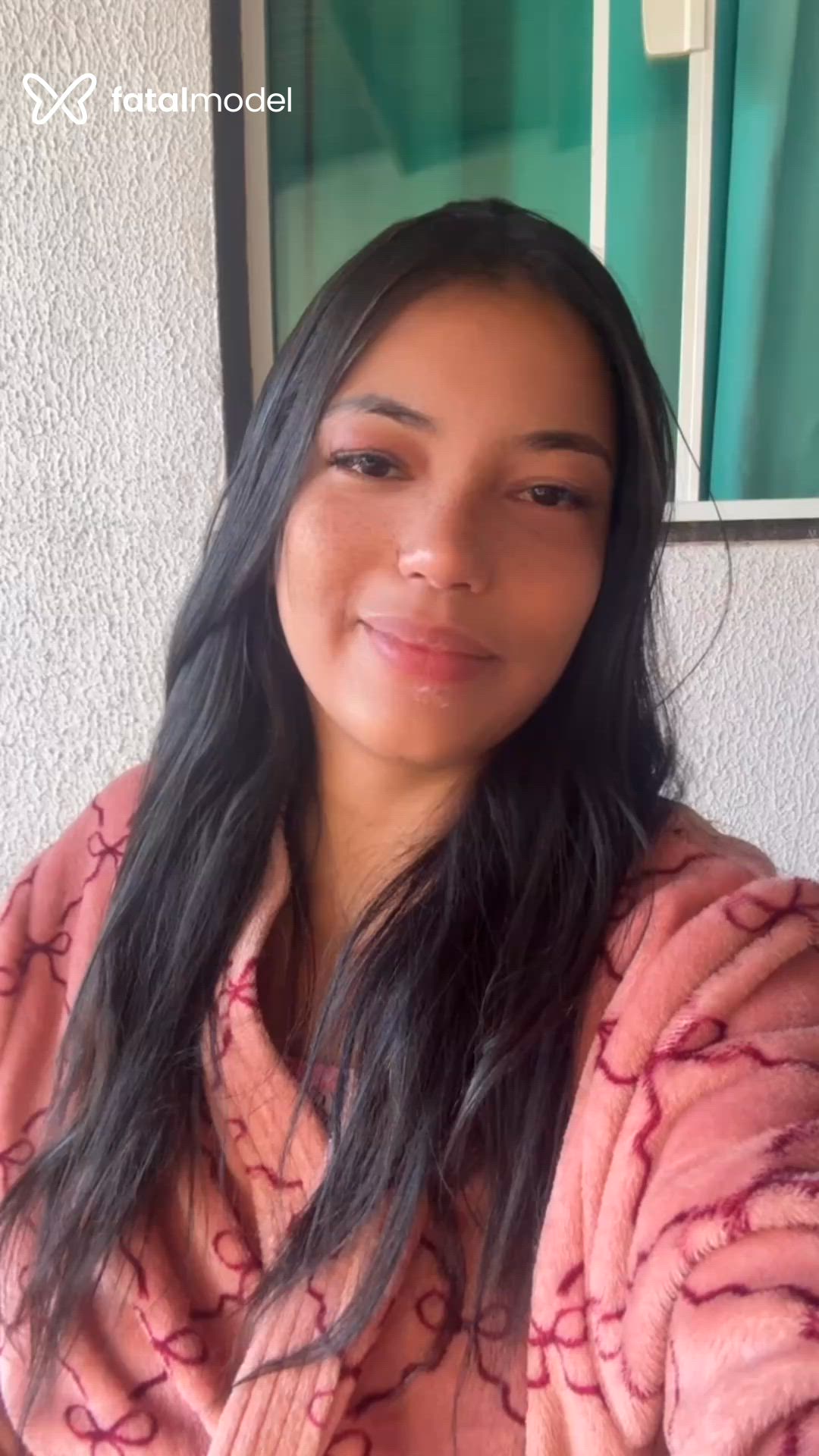 Acompanhante mulher com cabelo castanho de olhos castanhos - Mikaela Borges Acompanhante mulher com cabelo castanho de olhos castanhos - Mikaela Borges